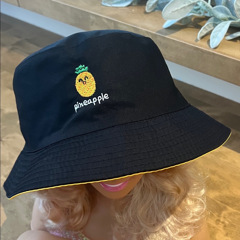 Black/Yellow Reversible Bucket Hat w/ Fun Pineapple Embroidery Sz S/M